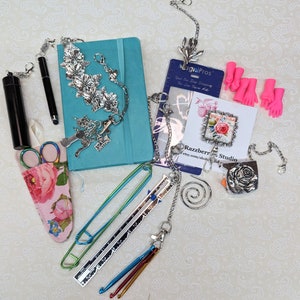 The Knitter Chatelaine Accessories Gift Box