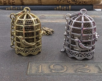 Chatelaine Tools - Porte-dé à coudre pour cage à oiseaux sur une chaîne avec dé - Argenté ou bronze doré