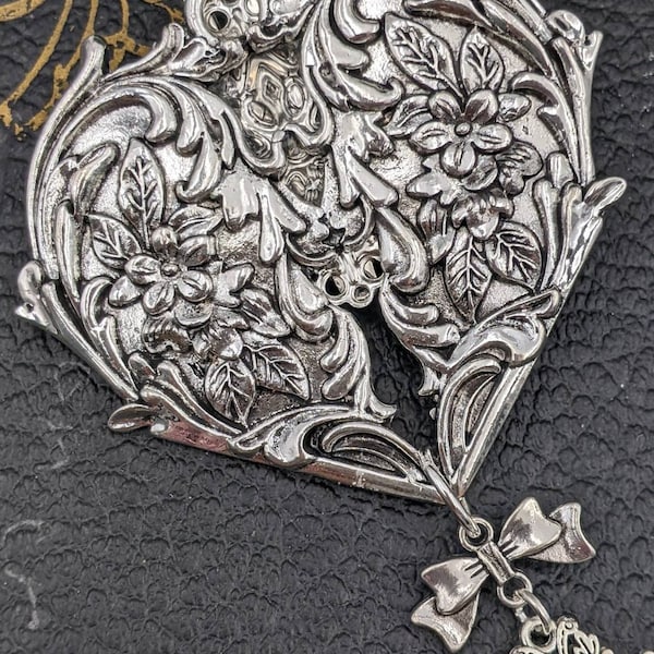 Victorian Heart Shaped Chatelaine with Waist Clip  5 Chains and Hooks for Fiber Arts