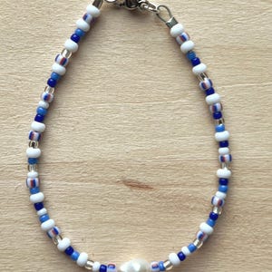 Pearl Bracelet: Blue White Glass Beads