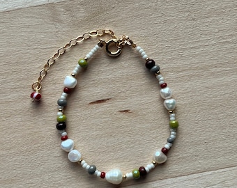 Autumn Beaded Bracelet with Freshwater Pearls – Adjustable 14k Gold-Filled Chain