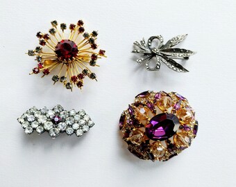 4 vintage brooches