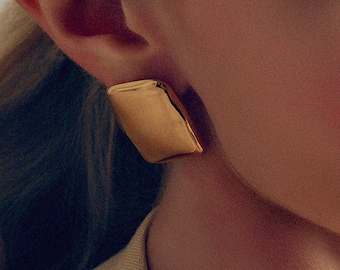 Gold Chunky Rectangle Statement Studs, Oversized Geometric Gold Earrings, Bold Rectangle Stud Earrings, Modern Minimalist Statement Jewelry