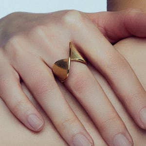 Gold Twisted Ring, Chunky Sculptural Band Ring, Bold Organic Statement Ring, Oversized Modern Minimal Jewelry