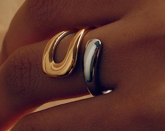 Two-Tone Spiral Ring, Mixed Metal Open Ring, Adjustable Minimalist Band, Gold and Silver Sculptural Ring, Two Tone Wrap Around Band Ring