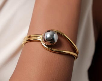 Two-Tone Sculptural Cuff Bracelet, Gold & Silver Open Cuff, Modern Statement Bracelet, Minimalist Mixed Metal Jewelry, Unique Bracelet Cuff