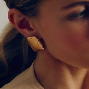 18k Gold Chunky Rectangle Statement Studs, Oversized Geometric Gold Earrings, Bold Rectangle Stud Earrings, Modern Minimalist Gold Jewelry