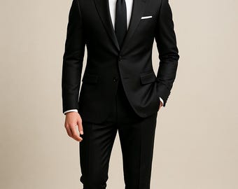 Modern Black Peak Lapel Suit: Tailored Fit Wedding Outfit