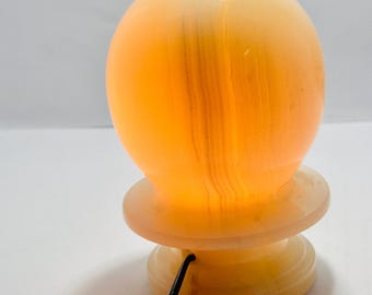 Lámpara de piedra de ónix y mármol hecha a mano: una lámpara de iluminación única