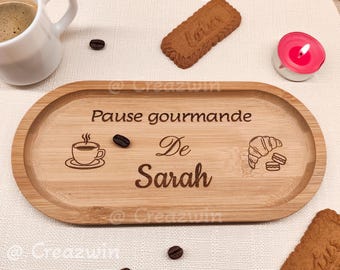 Plateau en bambou personnalisé gravé au laser – Cadeau original pour amateur de café, petit-déjeuner ou goûter – Personnalisable avec prénom