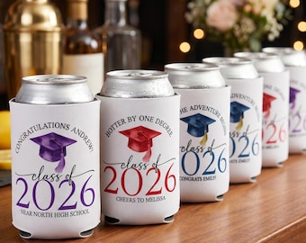 Enfriadores de latas de la Clase de 2026, enfriadores personalizados de graduación, recuerdos personalizados para fiestas de graduación, fundas para bebidas de la Clase de 2026, regalos de graduación
