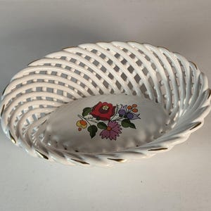 Vintage Kalocsa Hungary Trinket Dish – Hand-Painted Floral Folk Art Reticulated Porcelain Catchall Tray