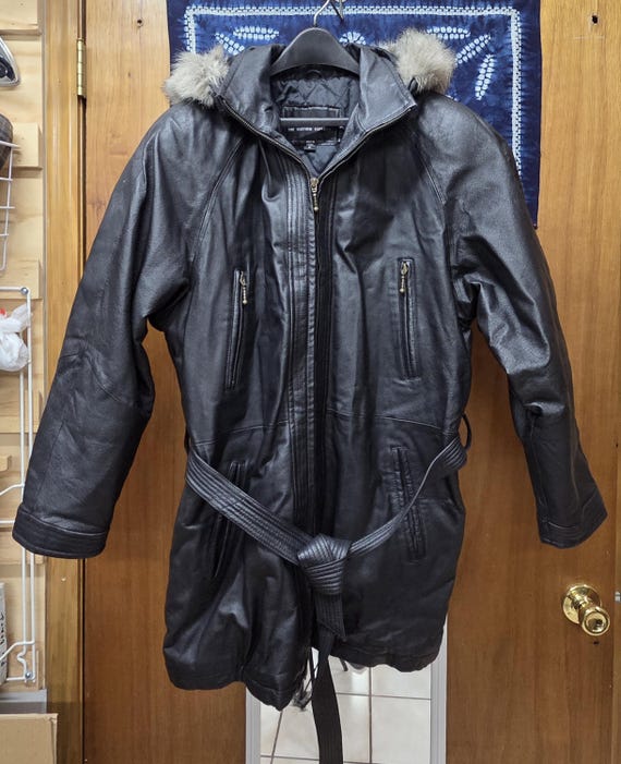 Vtg Womans size M Wilsons Black Leather Hooded fa… - image 1
