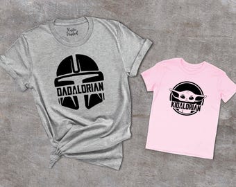 Daddy And Me Shirts,Mandalorian Family Matching T-Shirt,Dadalorian And The Child Shirt,Mandalorian Family Shirt, Star Wars Matching Shirts,