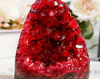 Wine-red geode, red crystal cluster, decorative ornaments, natural crystal, decoration & meditation stone, home decoration