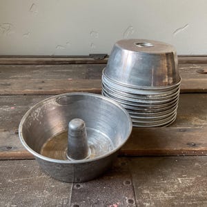 Vintage Mini Gugelhupfform, Engelfutterform, 12er Set, Backform, Retro Küchendeko, individuelle Dessertform.