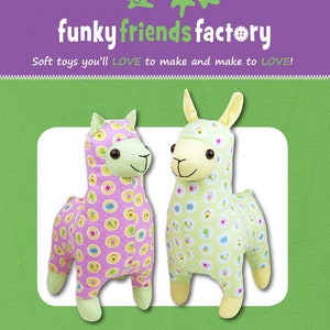 Peut inclure: Un patron de couture pour deux peluches de 33 cm : un lama nommé Lloyd et un alpaga nommé Alice. Le lama est rose avec un motif jaune et vert, et l'alpaga est vert avec un motif jaune et bleu. Le patron est de Funky Friends Factory.
