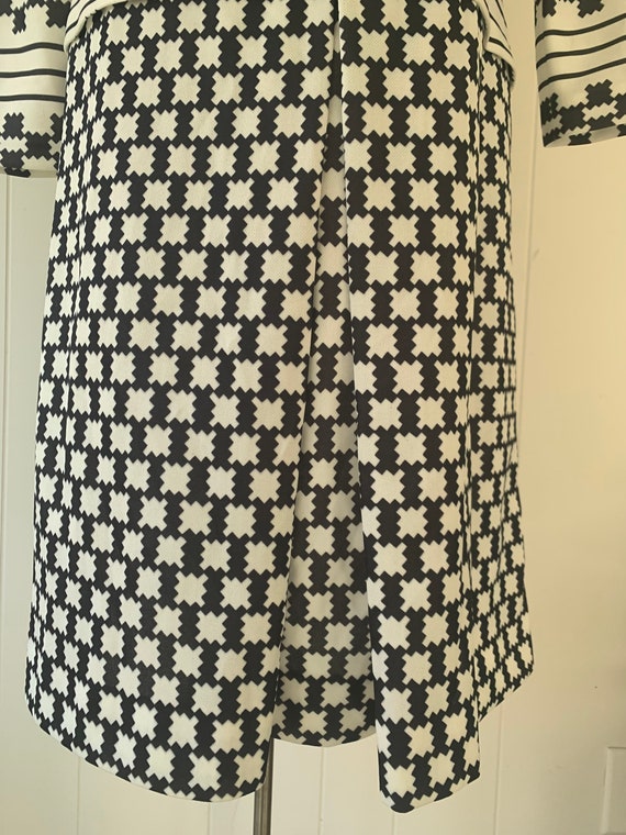 1970s Black White Geometric Dress - image 4