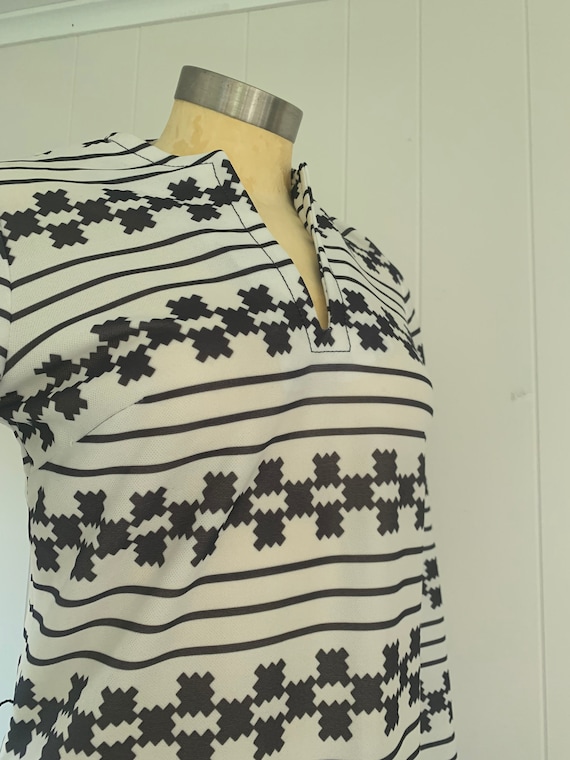 1970s Black White Geometric Dress - image 8