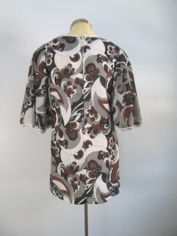 Bell Sleeved 1960s Mod Paisley Mini Dress - image 5