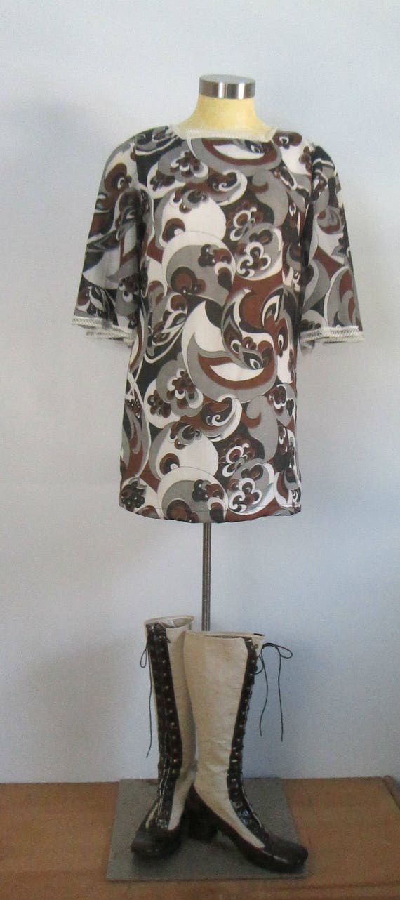 Bell Sleeved 1960s Mod Paisley Mini Dress - image 10