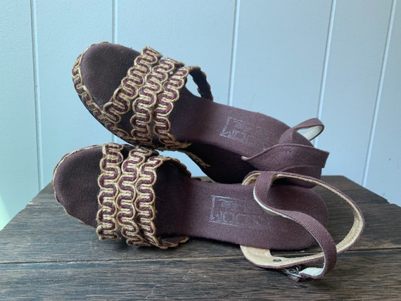 1970s Brown Canvas Sandals Platform Rope Shoes - image 3