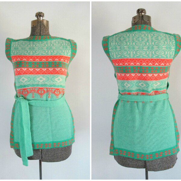 Mint Green Sweater Vest Vintage 1960s Coral Color Details