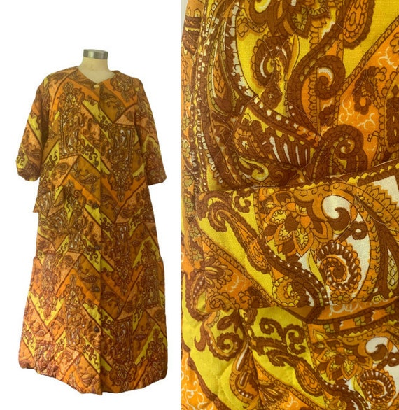 1960s Paisley Quilted Midi Robe // Mid Century De… - image 1