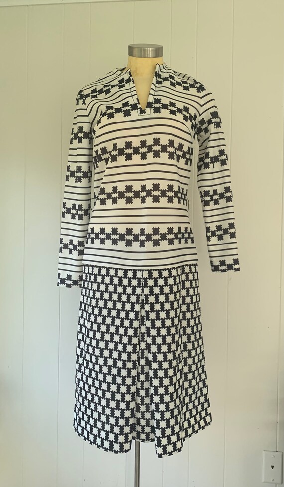 1970s Black White Geometric Dress - image 2