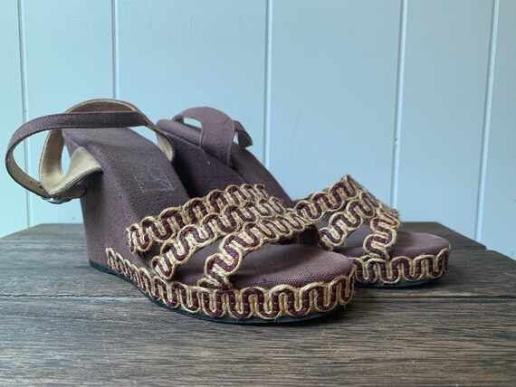 1970s Brown Canvas Sandals Platform Rope Shoes - image 2