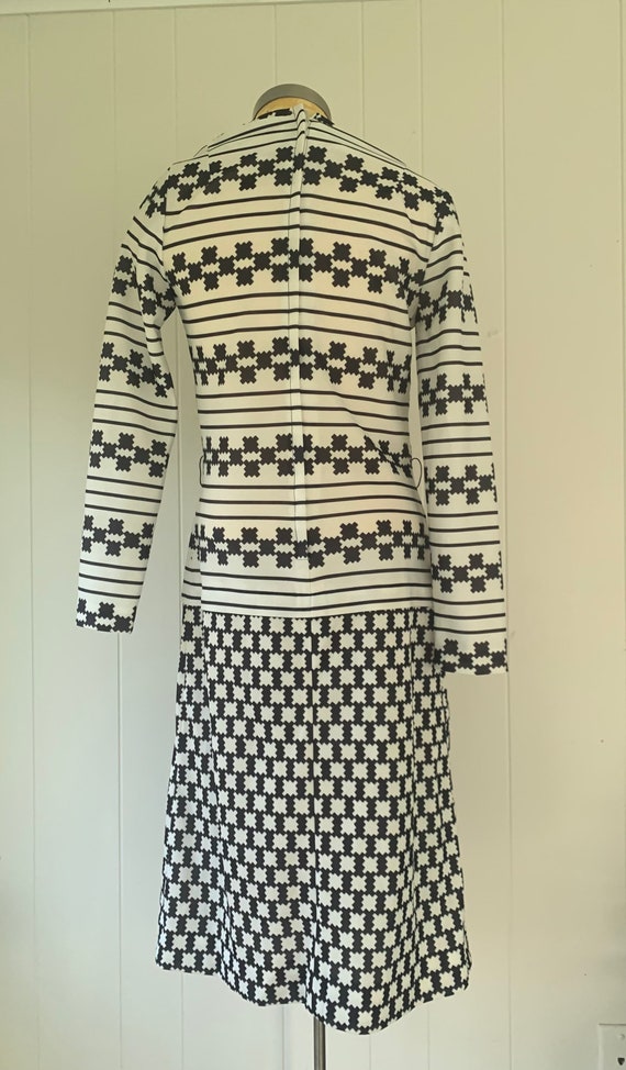 1970s Black White Geometric Dress - image 6