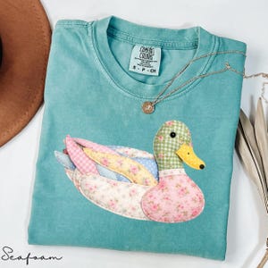 Comfort Colors® Faux Quilted Patchwork Duck Shirt, Floral Duck Shirt, Patchwork Easter Duck, Duck shirt, Hunting Shirt, Vintage Duck