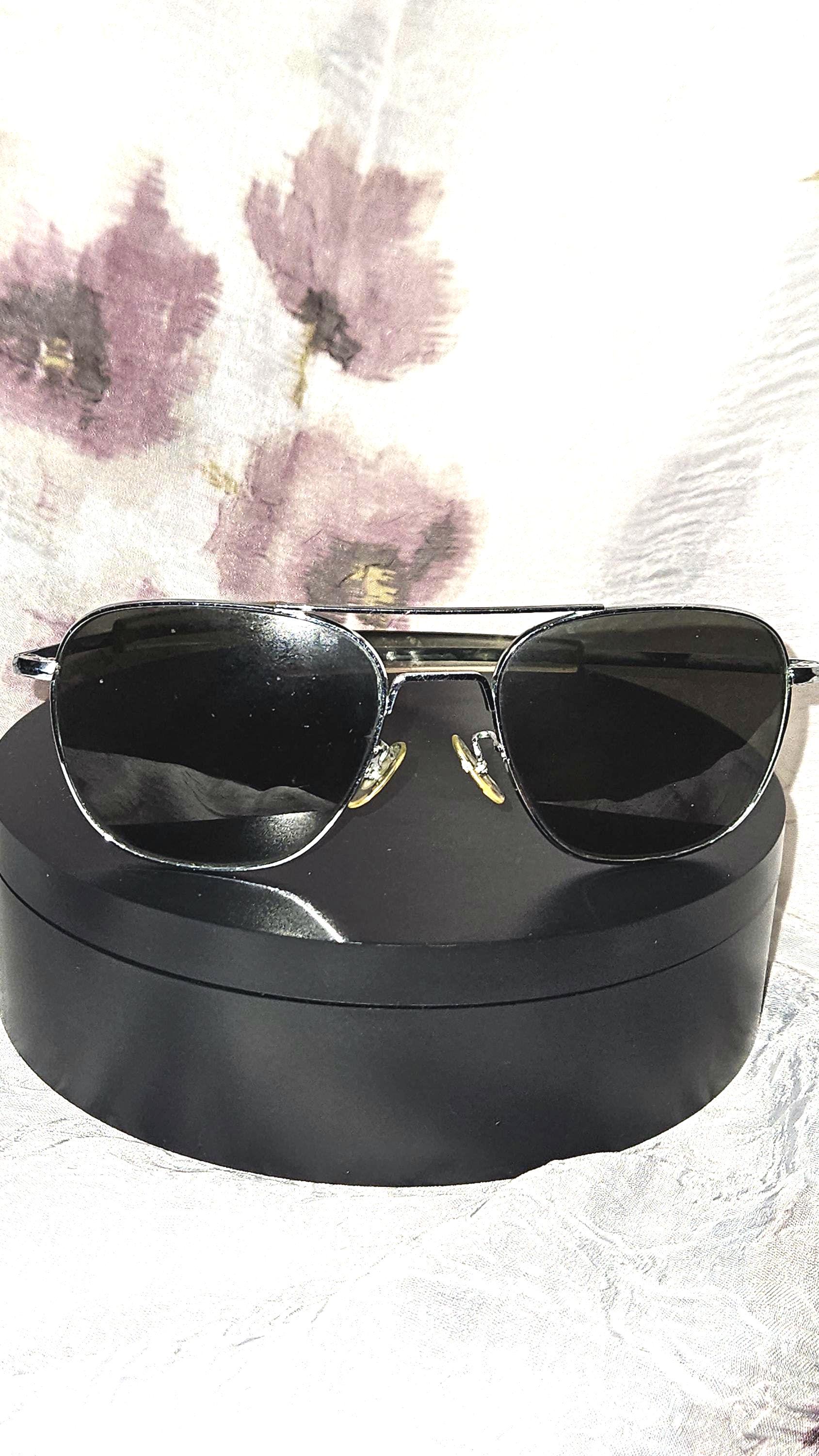 Lunettes De Soleil Vintage Atrio - Forme Ovale - Couleur Violet/gris - État Neuf (NOS)