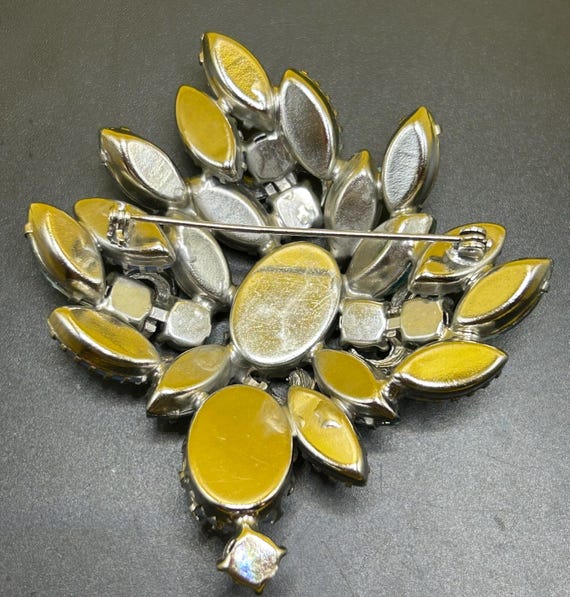 Vintage Unsigned Brooch Collection - image 7