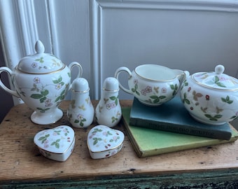 Wedgwood Wild Strawberry, sold separately