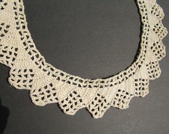 Salvaged Lace, Vintage Handmade Crochet Collar, From Collector's Estate, Scalloped Pattern, Antique 50s