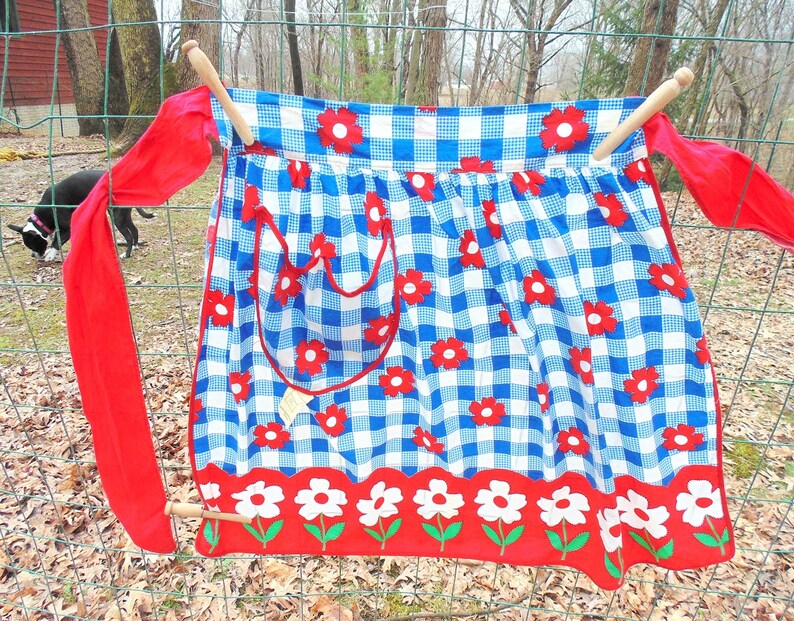 Like New Vintage, Red White Blue, nos Apron w/Paper Tag, ARTISTIC APRON HOUSE, Chicago, Bright Hostess Apron, Blue White Check, Red Flower image 1