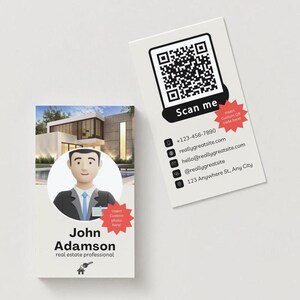 Può includere: Un biglietto da visita bianco con un codice QR in bianco e nero, il testo "Scan me" e le informazioni di contatto di John Adamson, un professionista immobiliare. Le informazioni di contatto includono un numero di telefono, un indirizzo del sito web, un indirizzo email, un handle di social media e un indirizzo fisico.