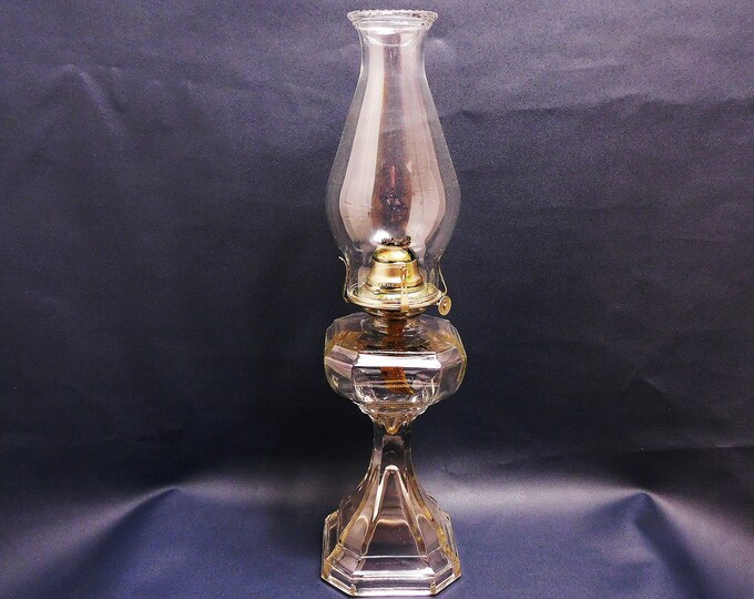 Vintage White Flame Light Company of Grand Rapids, Michigan Oil Lamp With Pie Crust Top Chimney
