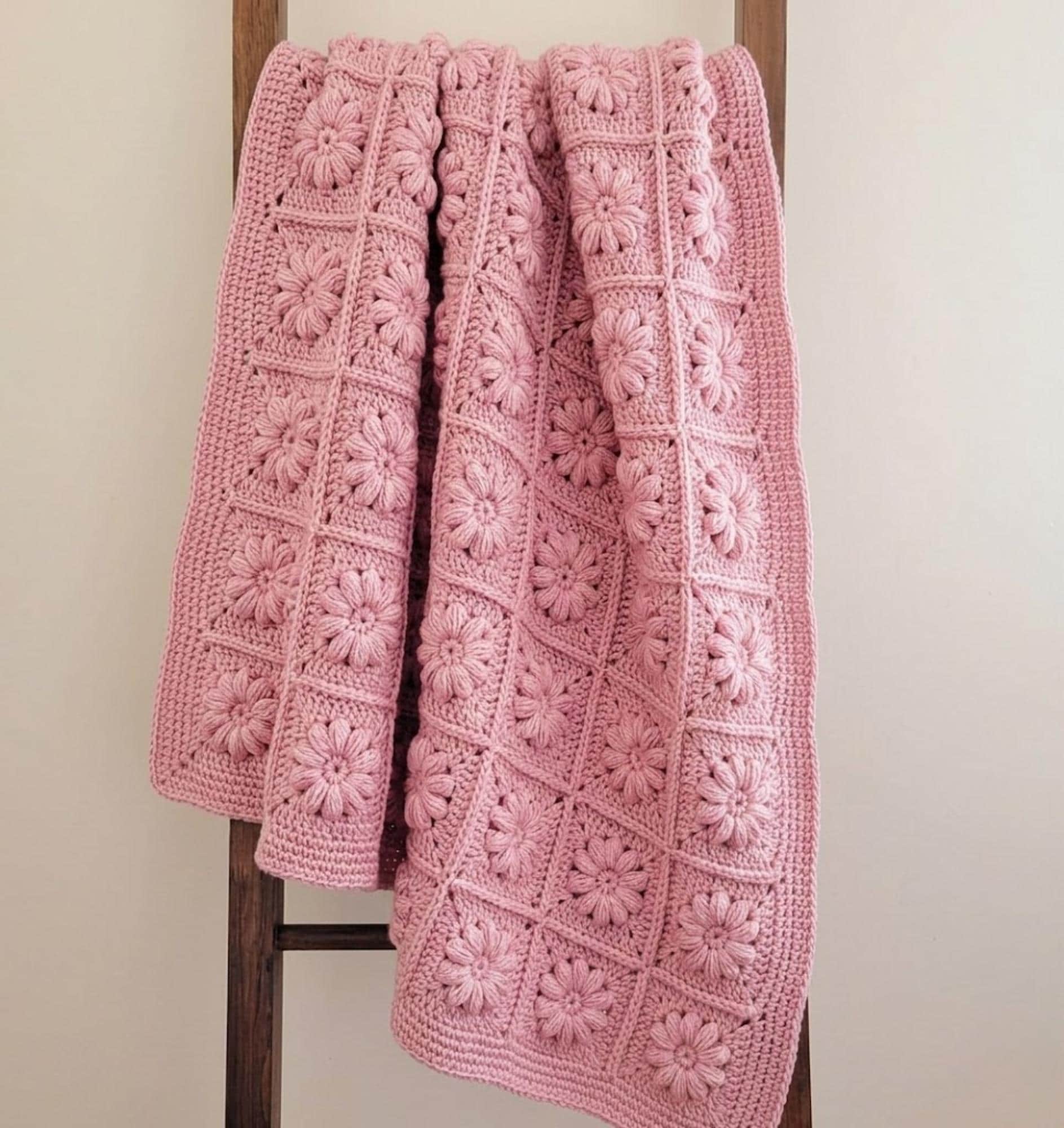 30 Beautiful and Stylish Monochrome Crochet Patterns 2 Puff Baby Flower Blanket Pattern