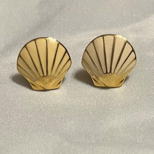 Vintage earrings | seashell cream enamel gold tone