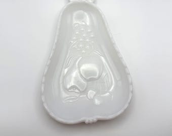 Vintage trinket tray | Hazel-Atlas milk glass pear dish