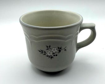 Vintage mug | Pfaltzgraff Heirloom stoneware coffee cup
