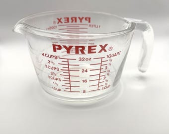 Vintage measuring cup | 1980s Pyrex glass 4 cup