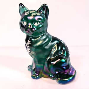 Fenton Carnival Glass Cat Figurine: Iridescent Hand-Painted Vintage Art