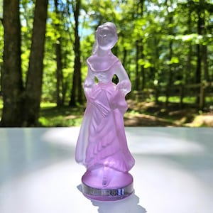Murano Neodymium Alexandrite Glass Colonial Lady Figurine. Vintage Italian Art Glass.