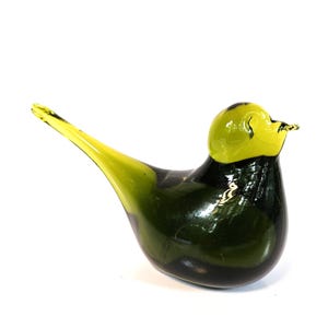 Avocado Green Pilgrim Art Glass Bird: Mid-Century Modern Figurine