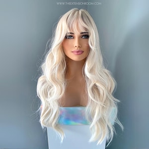 前髪付きプラチナブロンドロングウィッグ｜ソフトグラム 26インチ ビーチウェーブ グルーレスウィッグ（女性用）｜グウェン