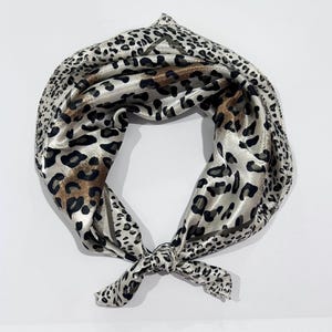 Vintage Leopard Tiger Print Square Scarves Satin Head Neck Scarf Silk Neckerchief Boho Brown Bandana Hair Wraps Wrist Handbag Gift for Women
