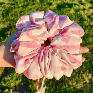Strawberry Floral Oversized Scrunchie, Spring Hair accessories, Trendy Jumbo Scrunchie, Cute Hair Scrunchie, Large Scrunchie, XXL Scrunchie